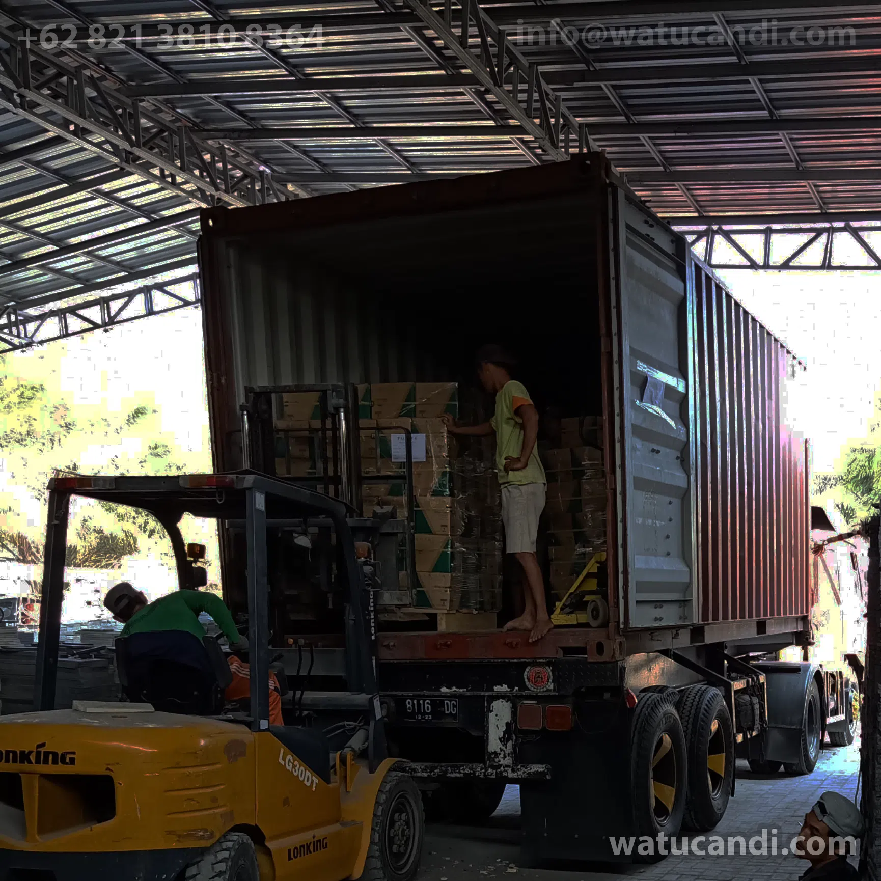 Proses muat batu alam hijau sukabumi dan lava batu alam candi export