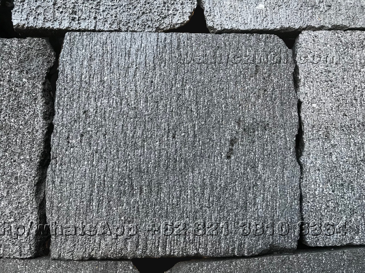 Ubin Batu Alam Candi Pahat (Chisel-Etched) lavastone-sandstone permukaan 1 lembar pedra hitam, black lavastone, pietra, petra Ubin Batu Alam Candi Pahat (Chisel-Etched) lavastone-sandstone permukaan 1 lembar pedra hitam, black lavastone, pietra, petra