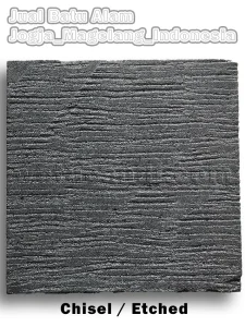 Ukiran batu alam dengan finishing bertekstur pahat (chisel/etched) cocok untuk ubin gaya candi